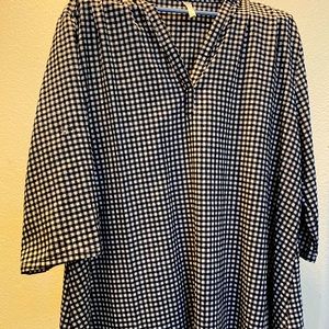 Women’s plus size plaid top